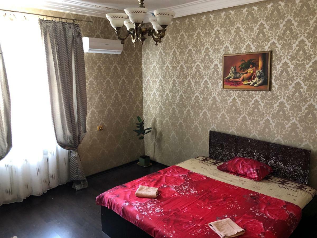 Apartment in the city centre Dnyipropetrovszk Kültér fotó